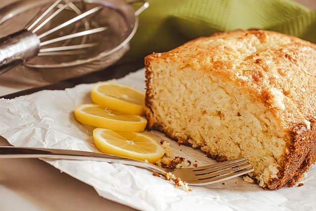 Lemon Cake With Strawberries and Cream